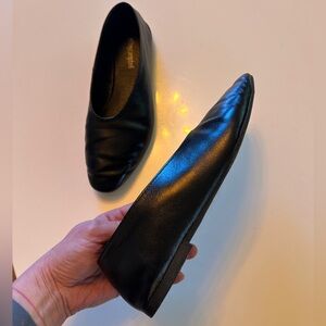 Black Women's Leather Pointed-Toe Ballet Flats